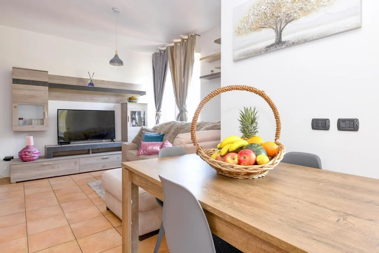 Apartment Casetta Giu Al Lago Padenghe sul Garda Italy